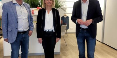 Geschäftsführerin Annette Gunser und Geschäftsführer Armin Gunser mit Jochen Haußmann MdL